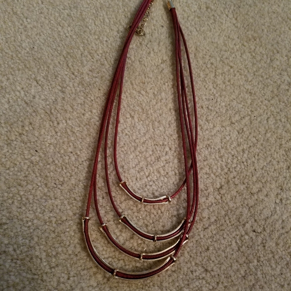 Red Leather and gold tone Choker Necklace 💋 - Picture 6 of 7